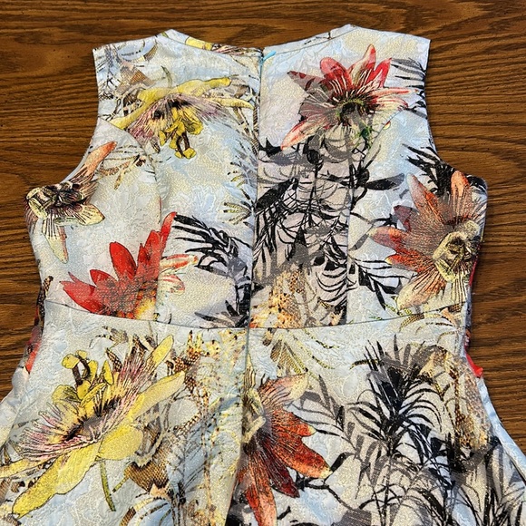 Gracia Floral and Gold A-Line Dress - Picture 4 of 16